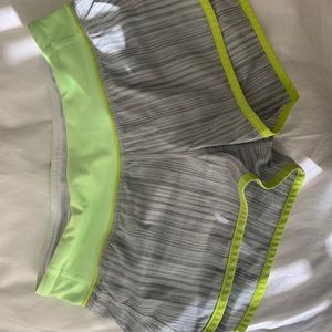 GUC lulu shorts. Rare pattern